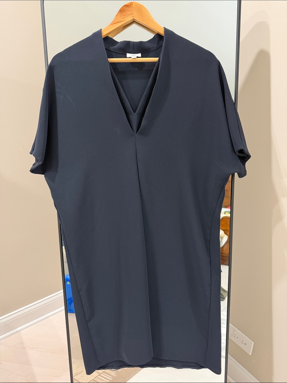 Vince Black V‑Neck Short Sleeve Tunic